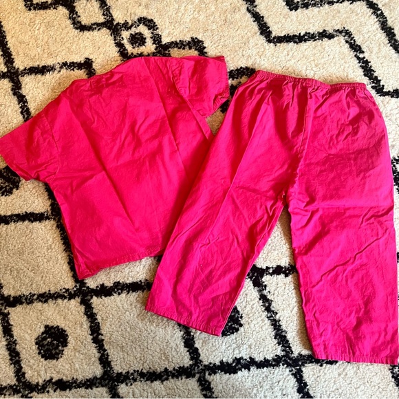 Scoots Brand Hot Pink Embroidered Big Sister Scrub Set Size 3T - Picture 3 of 7